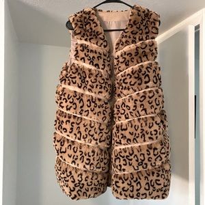 Faux Fur Leopard Vest 🐆